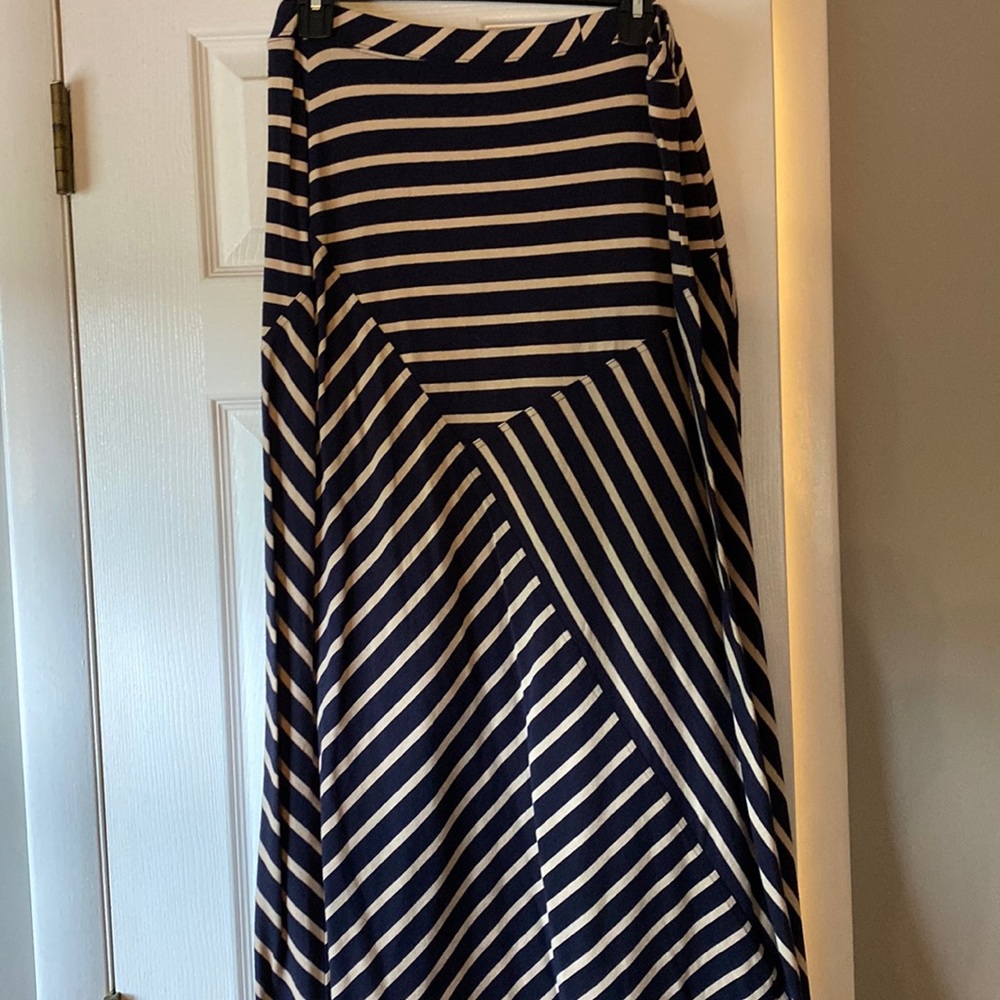 Jones Nee York navy/cream maxi skirt